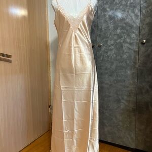 Elegant Cream Lace Trim Nightgown